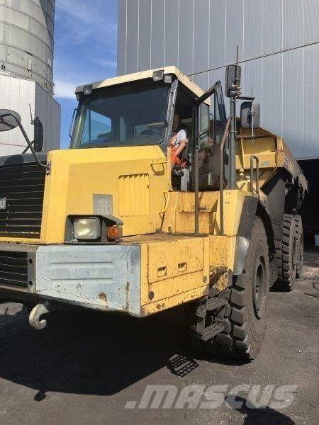 Komatsu HM 400-1 Зчленовані самоскиди