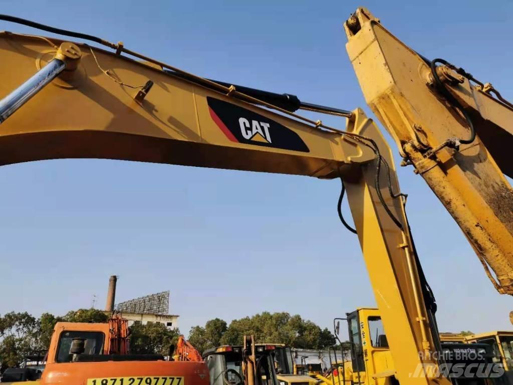 CAT 330 D Гусеничні екскаватори