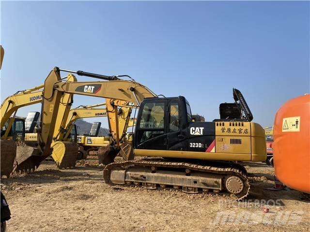 CAT 323D Гусеничні екскаватори