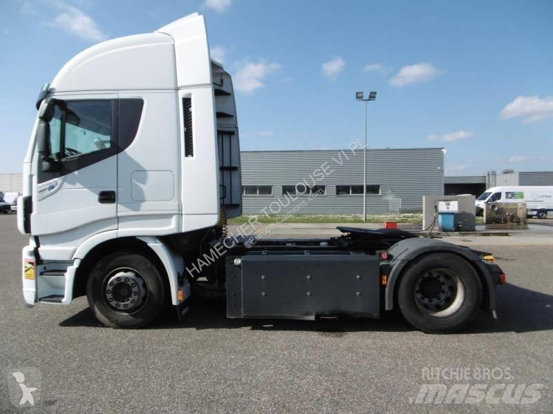Iveco NP460 Тягачі