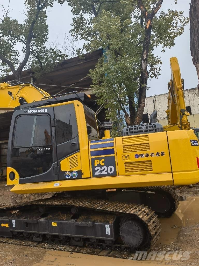 Komatsu PC 220-8 Гусеничні екскаватори