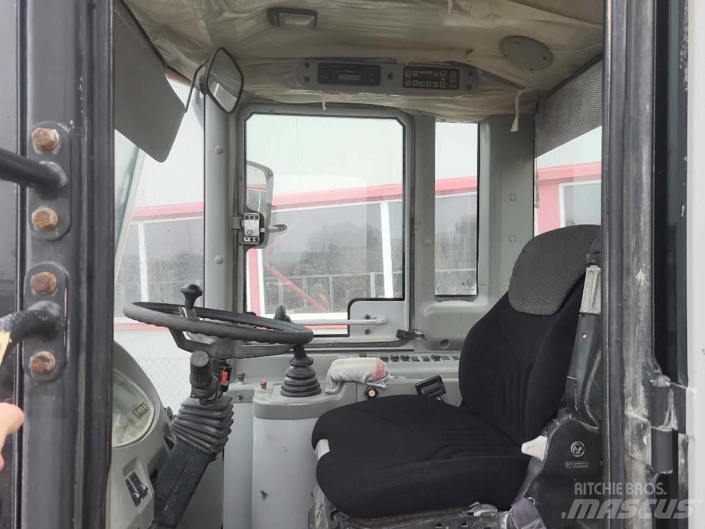 Hyundai HL 740-7 A Фронтальні навантажувачі