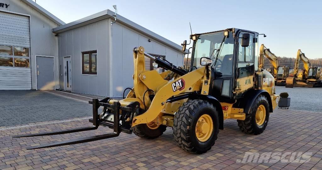 CAT 906 M Фронтальні навантажувачі