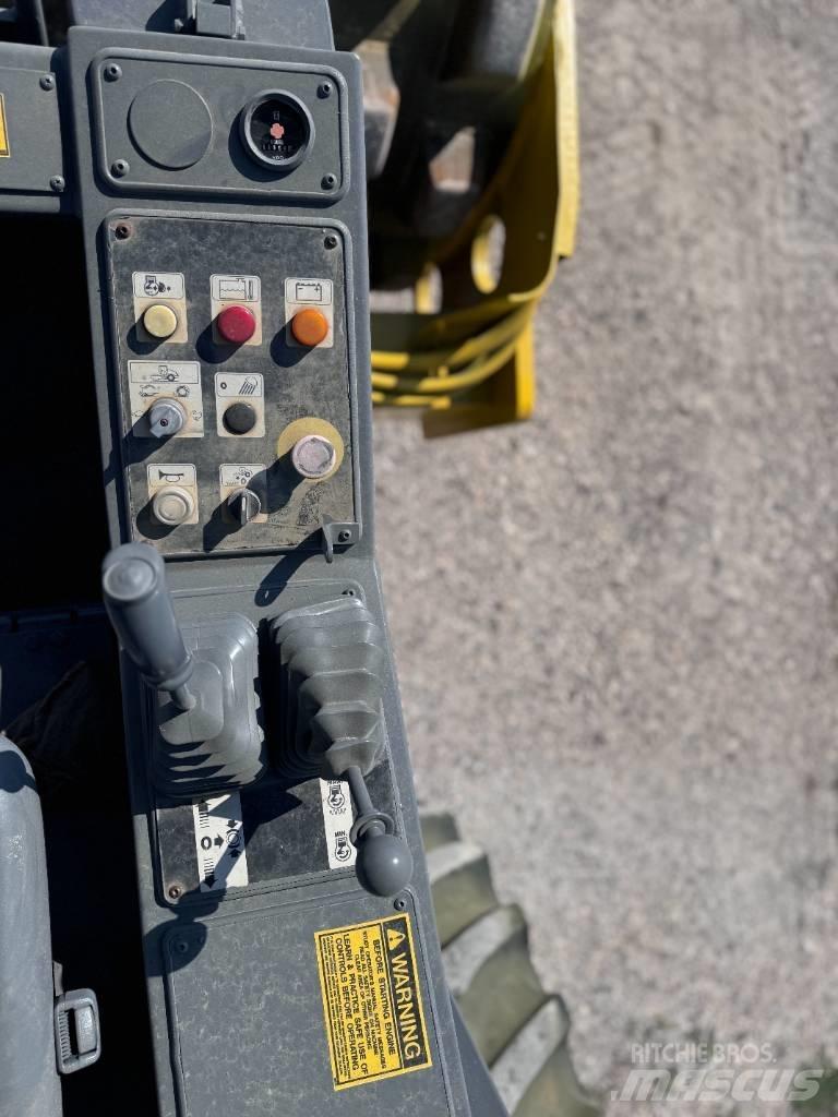 Bomag BW 211 P D-3 Грунтові котки