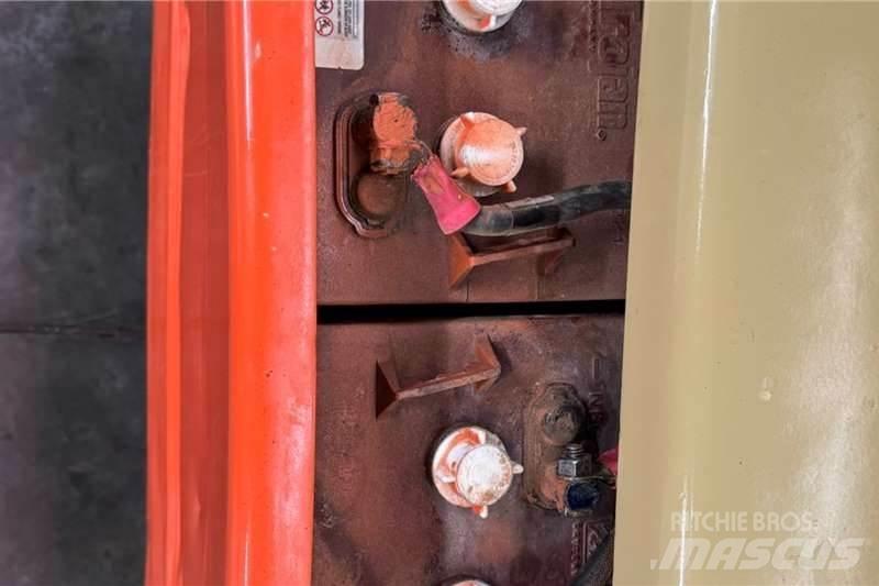 JLG 2014 JLG 3246 Підйомники-ножиці