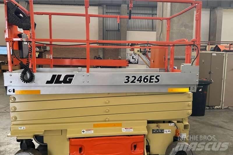 JLG 2014 JLG 3246 Підйомники-ножиці
