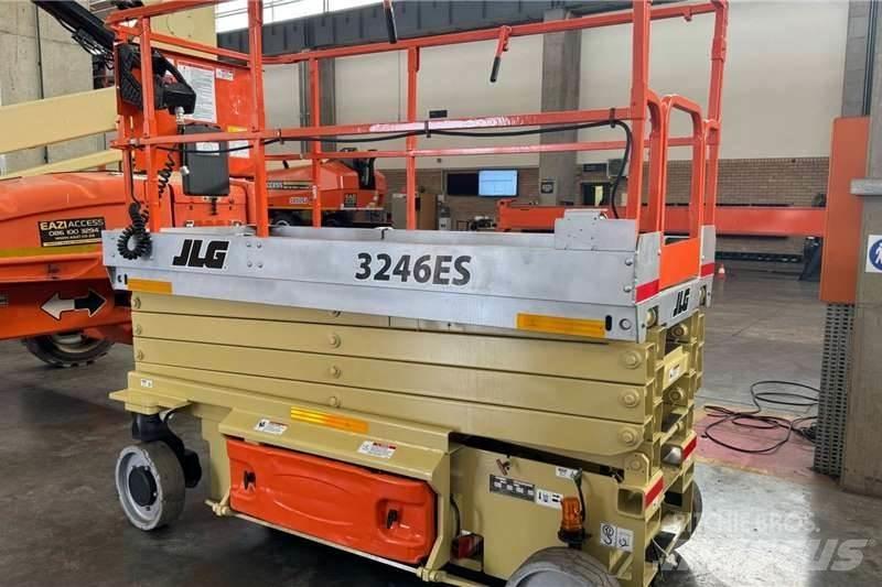 JLG 2014 JLG 3246 Підйомники-ножиці