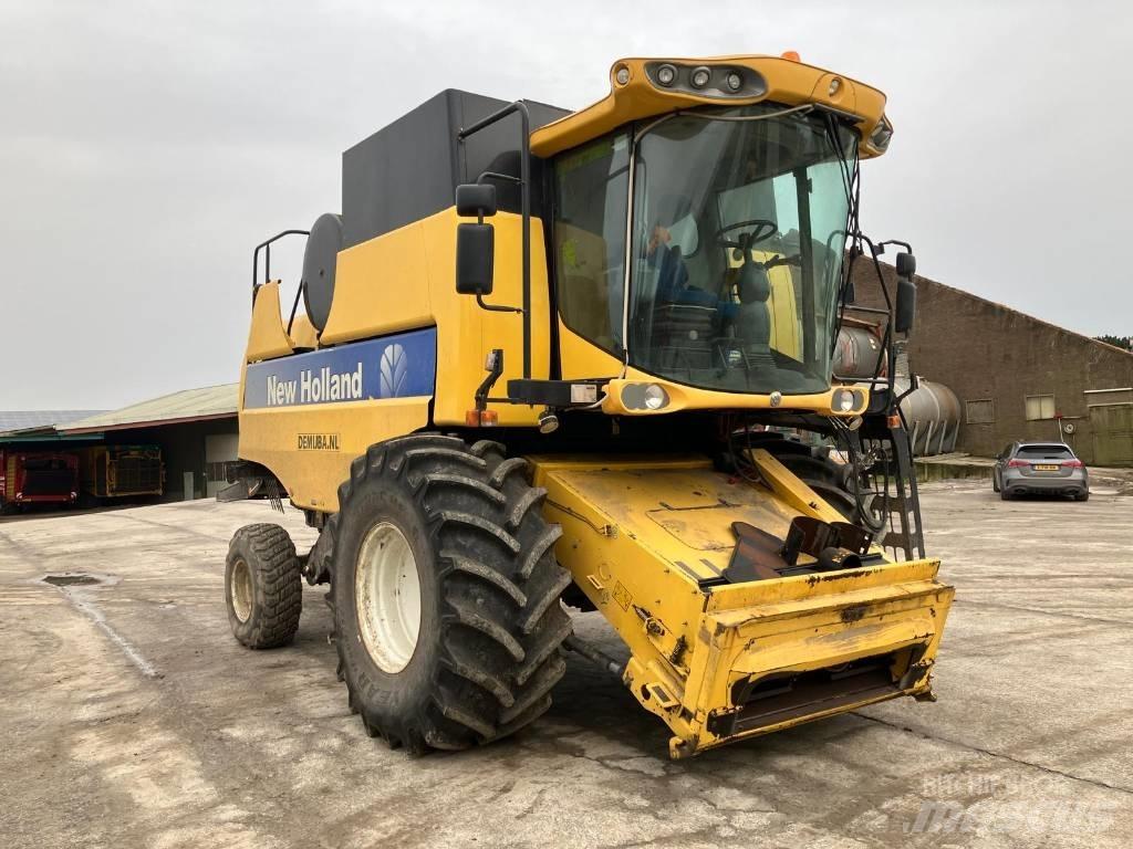 New Holland CS 6080 Зернозбиральні комбайни