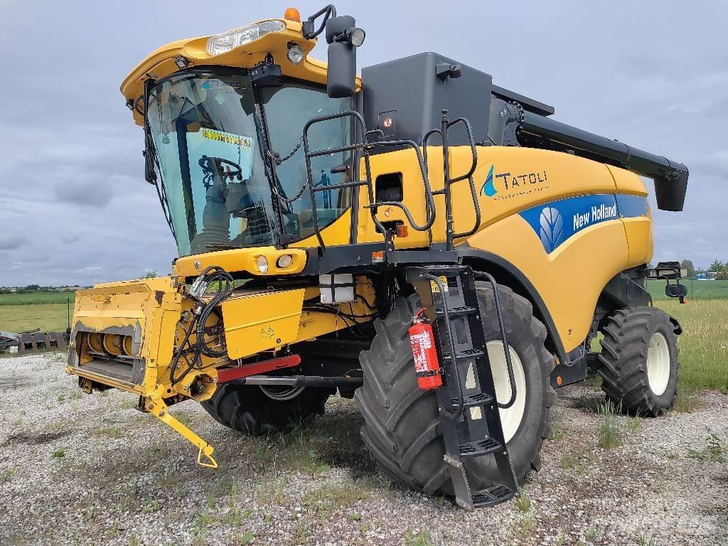New Holland CX 8070 Зернозбиральні комбайни