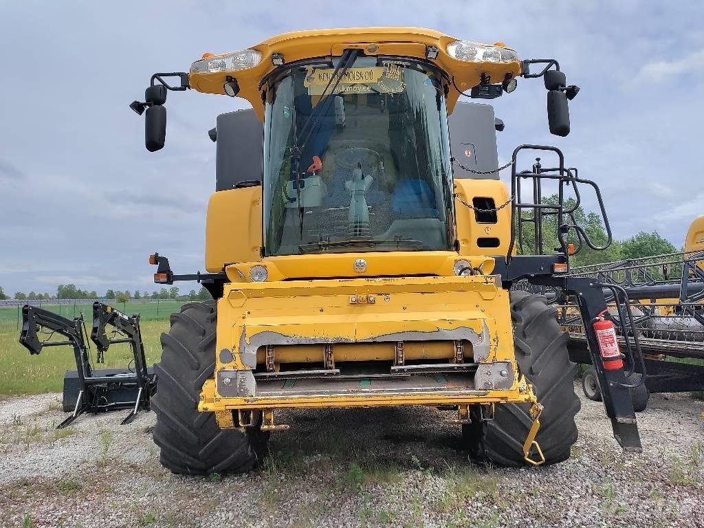 New Holland CX 8070 Зернозбиральні комбайни