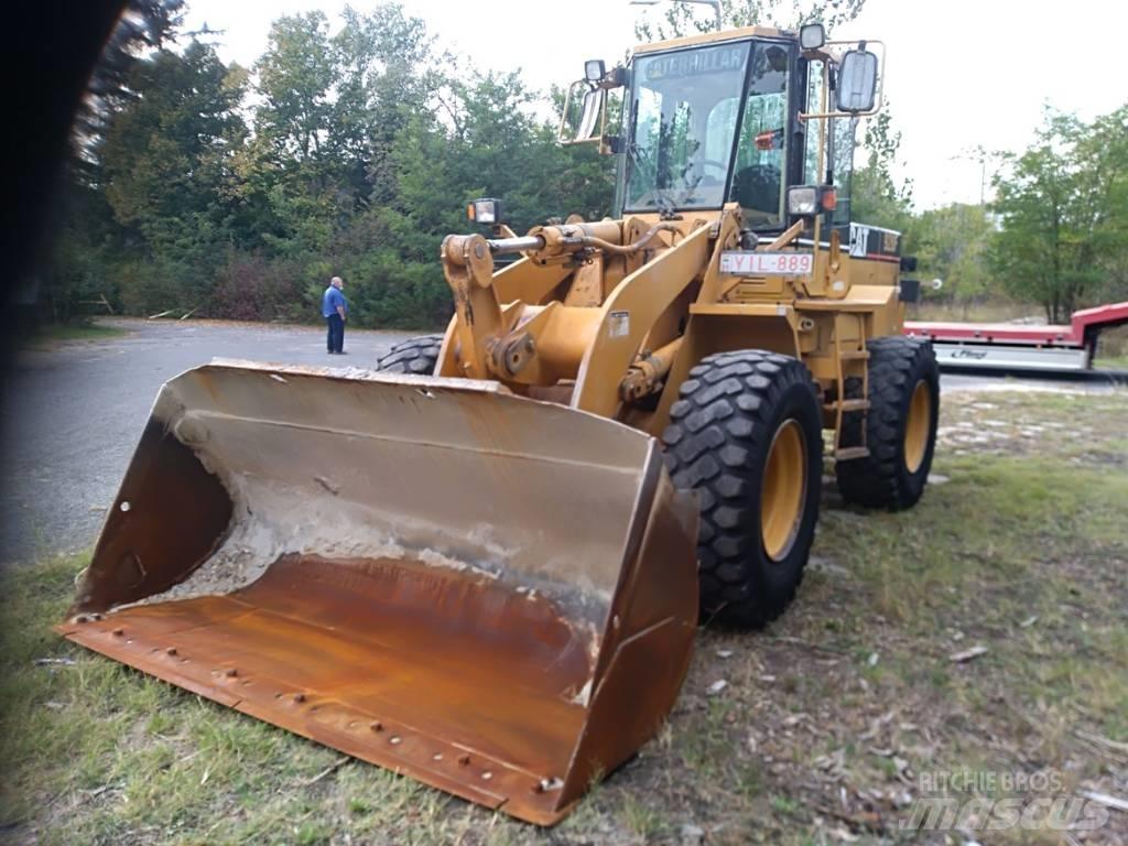 CAT 928F Фронтальні навантажувачі