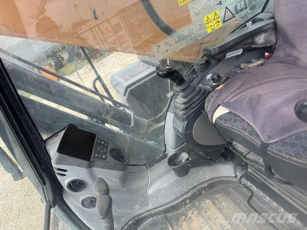 CASE CX 300 D Гусеничні екскаватори
