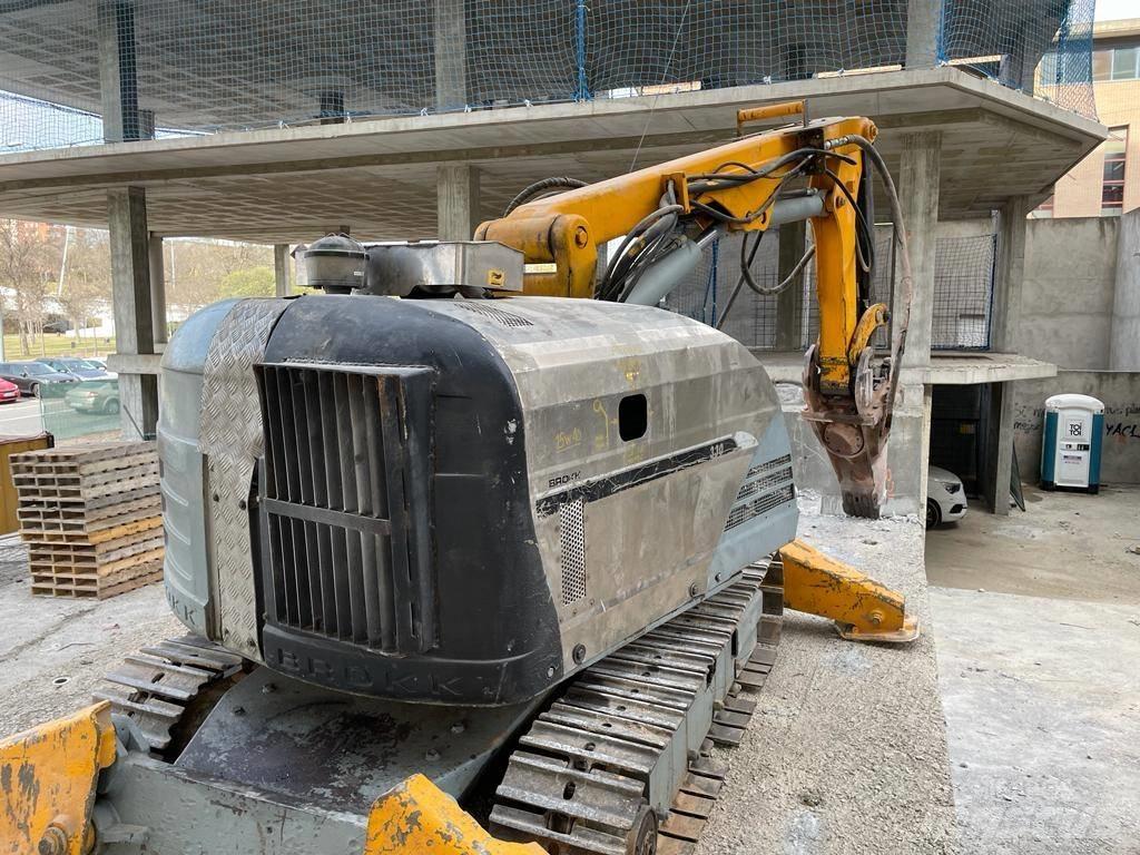 Brokk 330 Diesel Екскаватори для знесення споруд