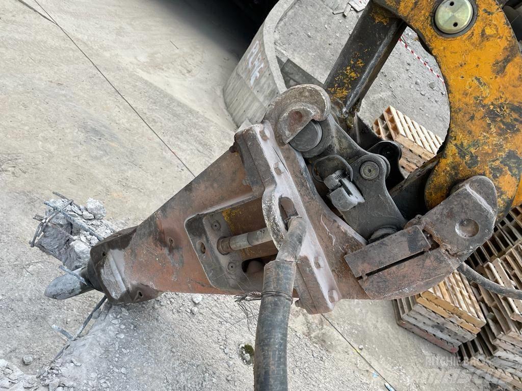 Brokk 330 Diesel Екскаватори для знесення споруд