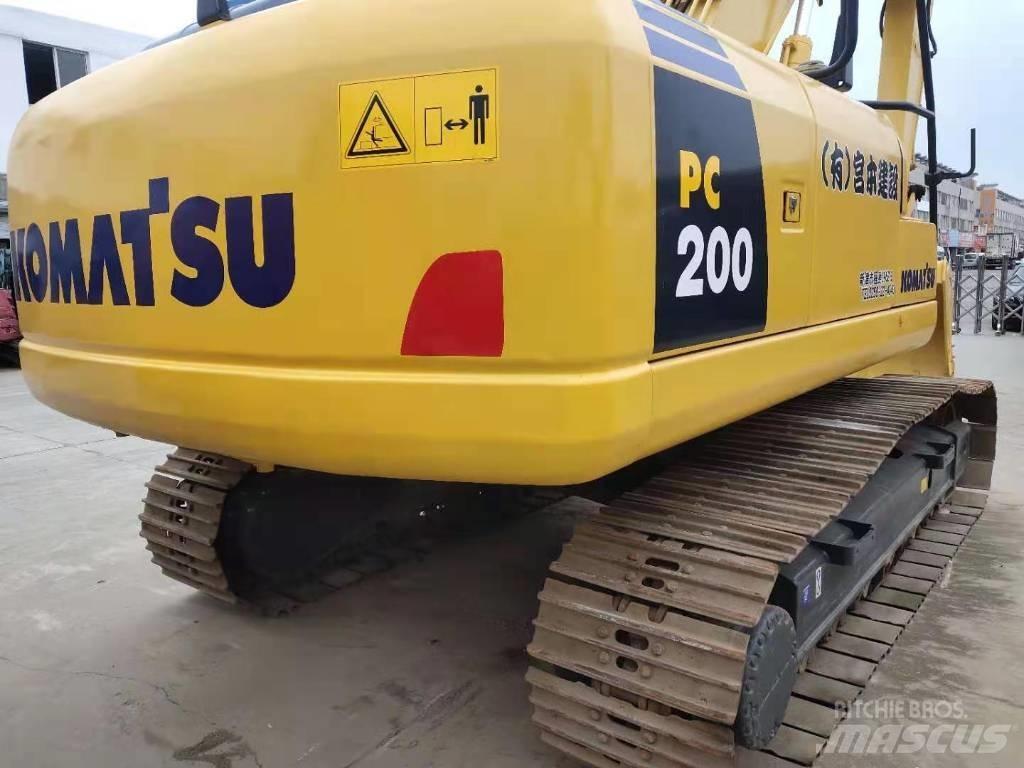 Komatsu PC 200 Гусеничні екскаватори