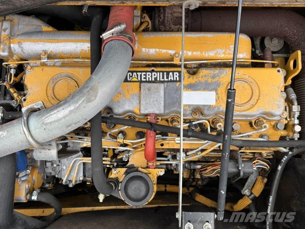 CAT M 318 C Колісні екскаватори