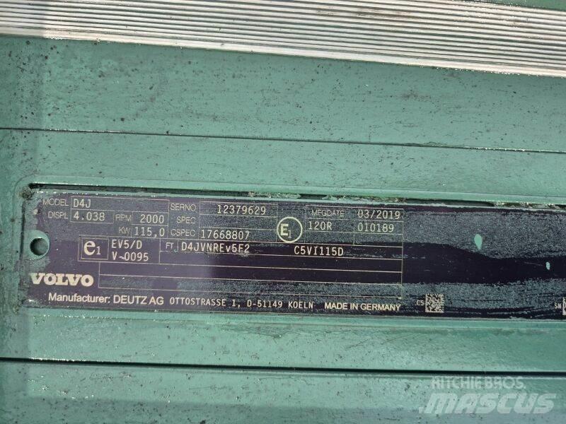 Volvo D4J Двигуни
