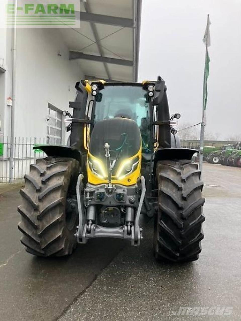 Valtra q305 Трактори