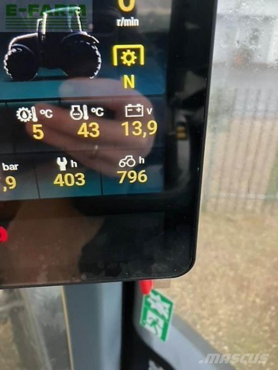 Valtra q305 Трактори