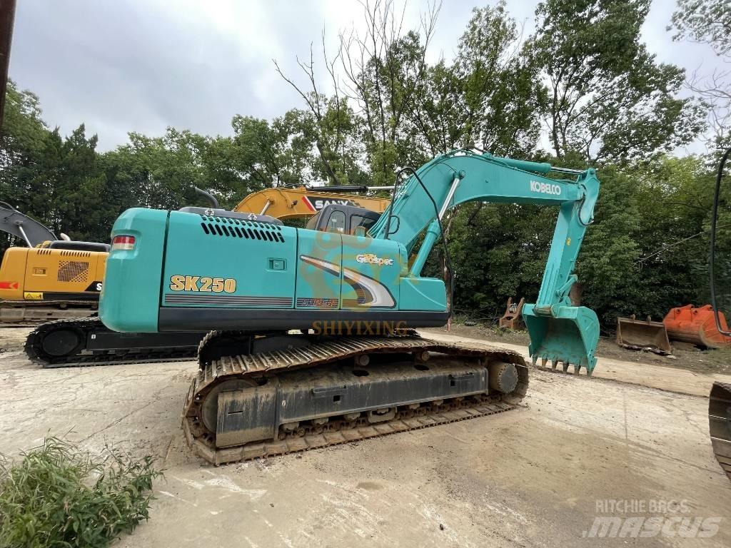 Kobelco 250 Гусеничні екскаватори