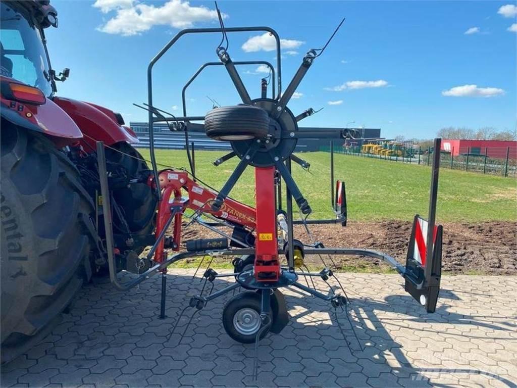 Vicon FANEX 524 Граблі і сінозворушувачі