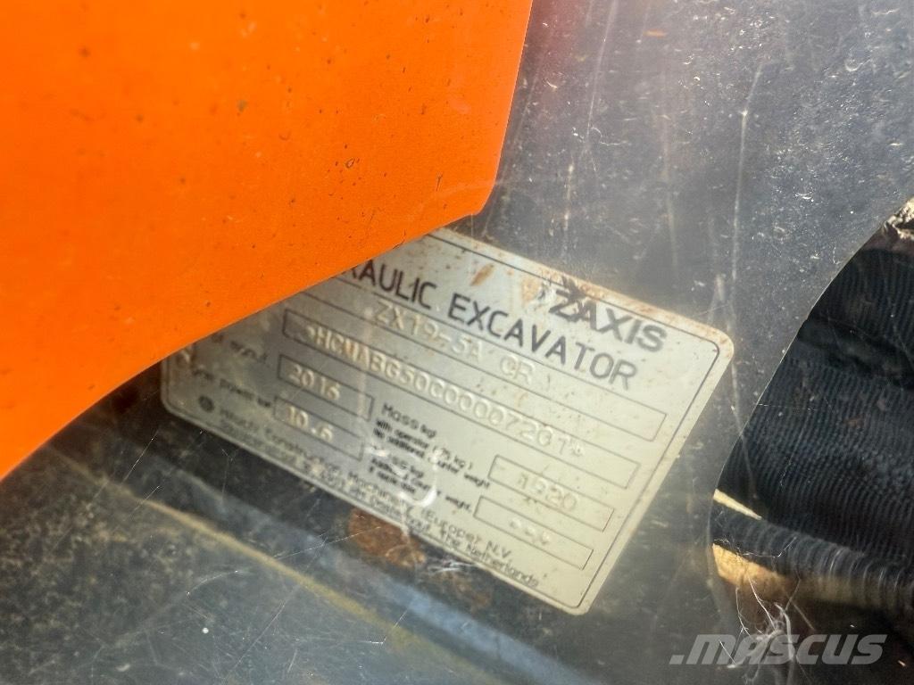 Hitachi ZX 19-5 Міні-екскаватори < 7т