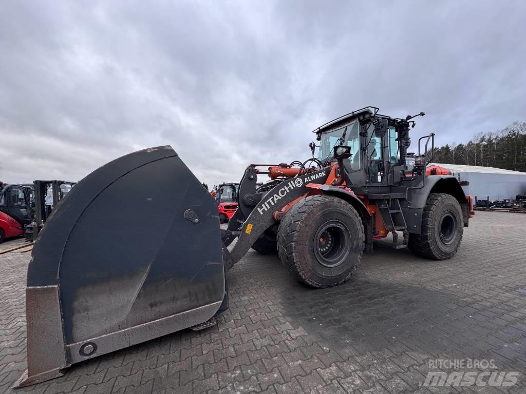 Hitachi ZW 220-7 Фронтальні навантажувачі