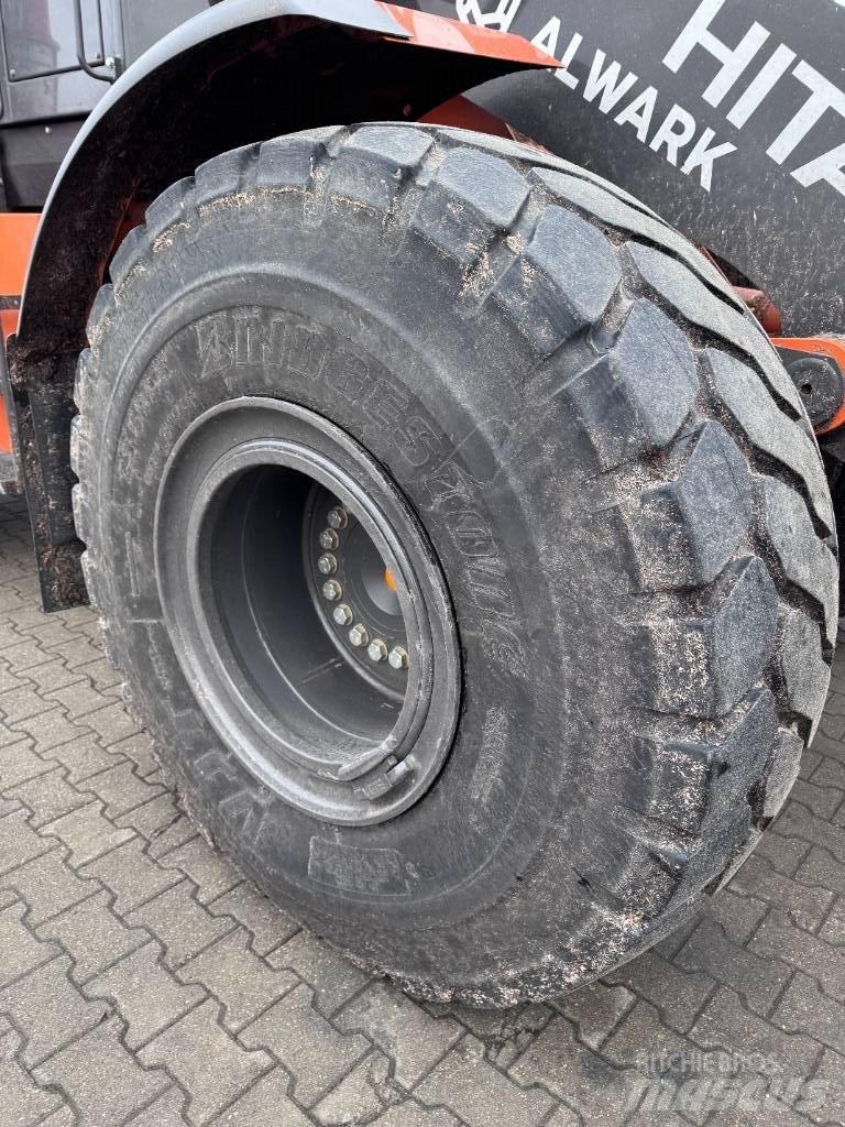 Hitachi ZW 220-7 Фронтальні навантажувачі