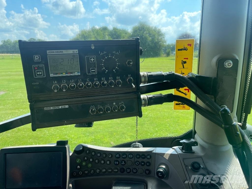 John Deere 732 Причіпні обприскувачі