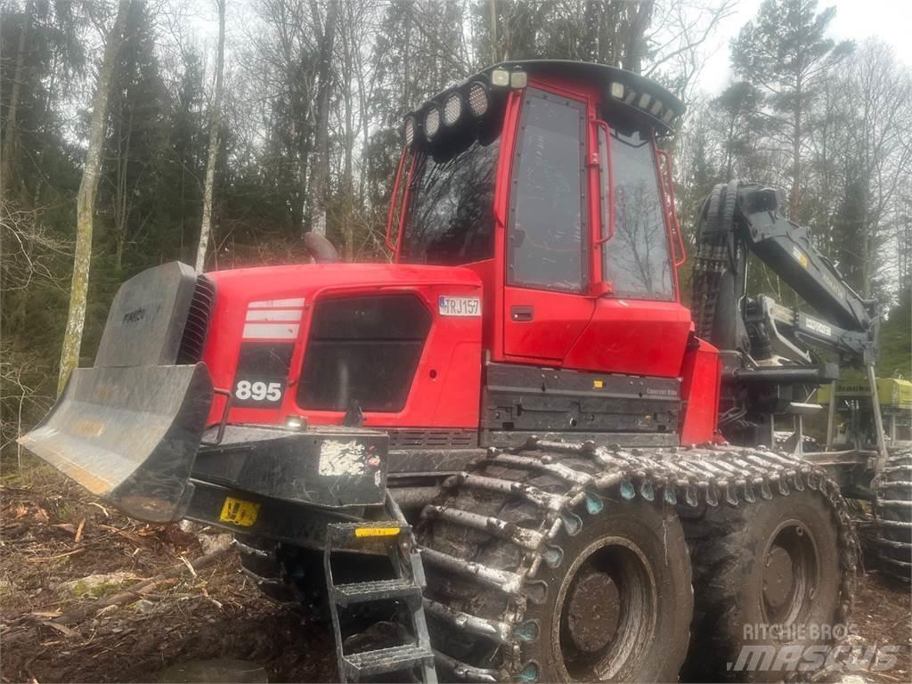 Komatsu 895 Форвардери