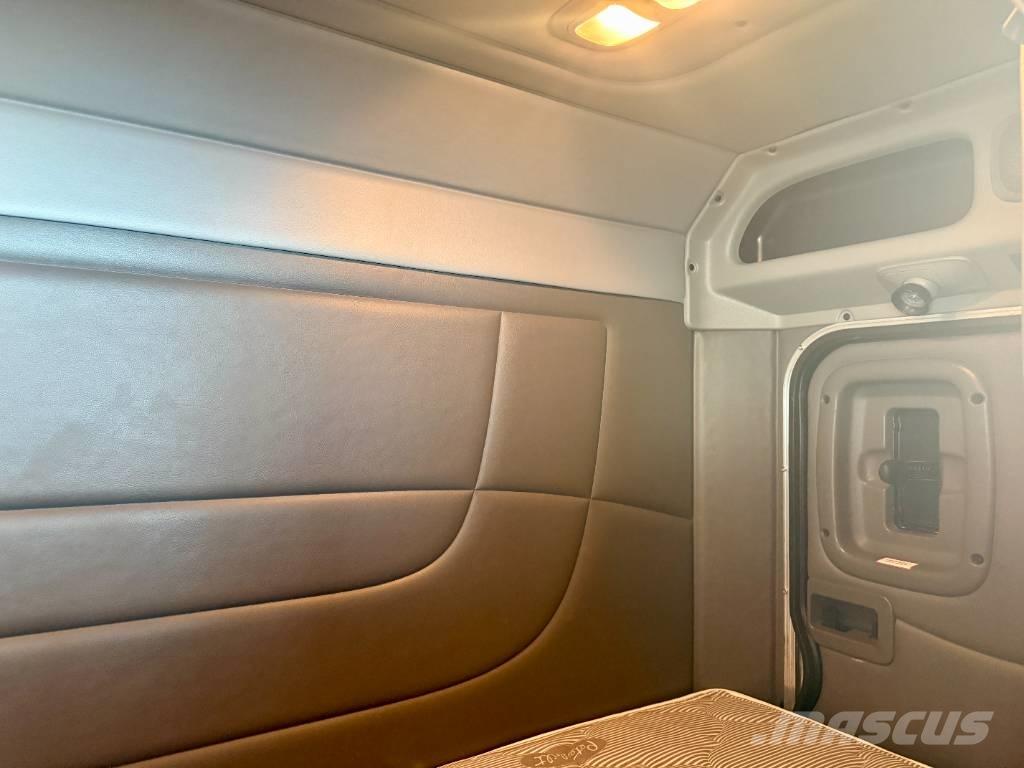 Peterbilt 389 Тягачі