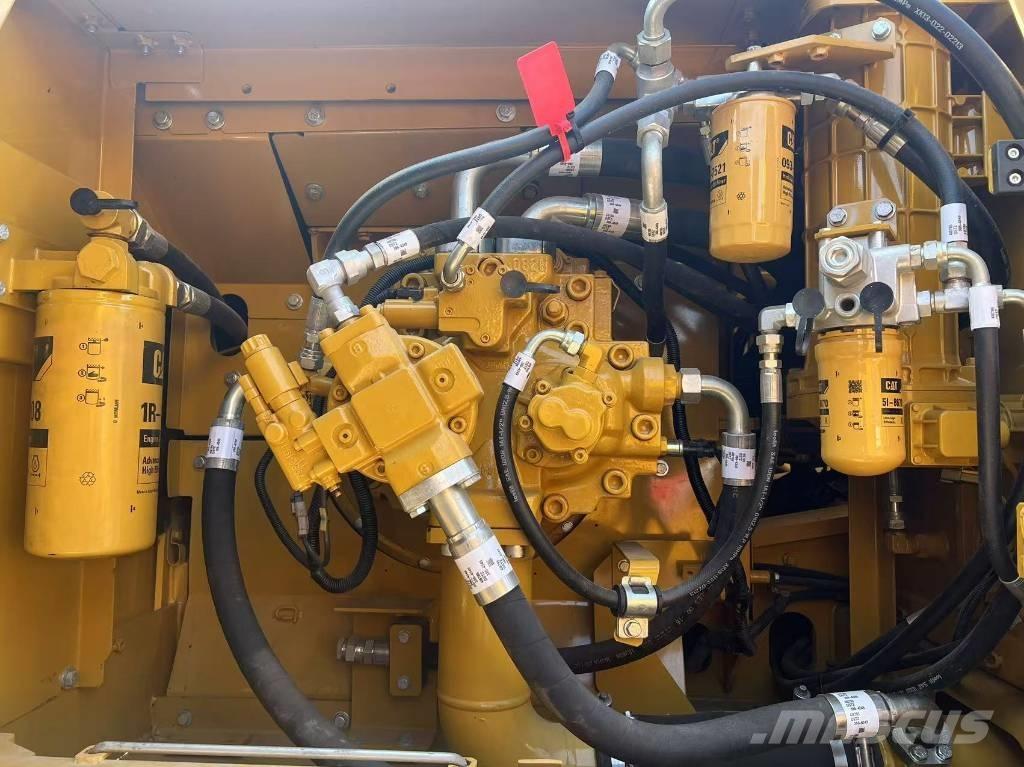 CAT 330 D Гусеничні екскаватори
