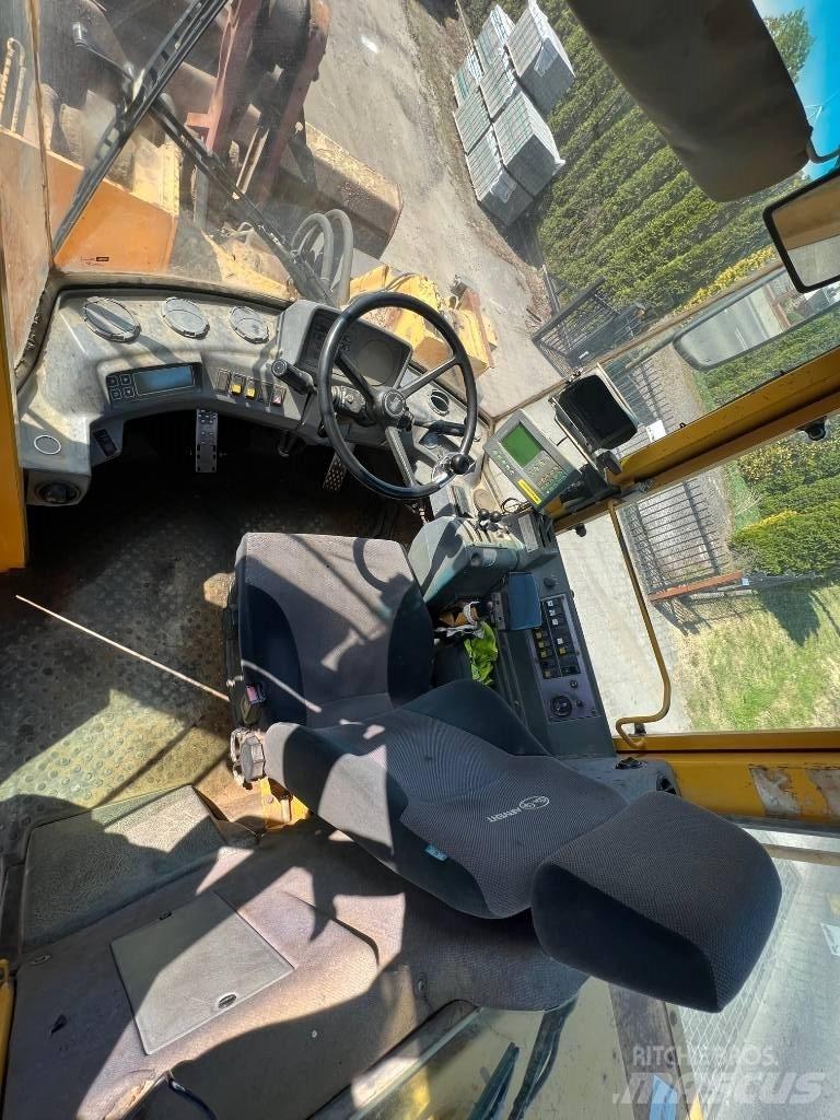 Volvo BM L150 Фронтальні навантажувачі