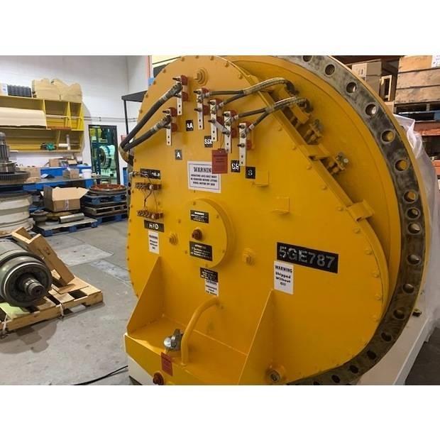 Komatsu 830 E Зчленовані самоскиди
