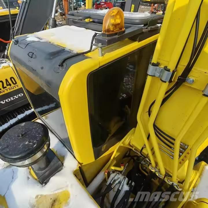 Komatsu PC 210 LC Гусеничні екскаватори