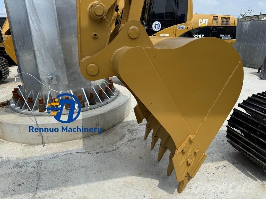CAT 320B Гусеничні екскаватори