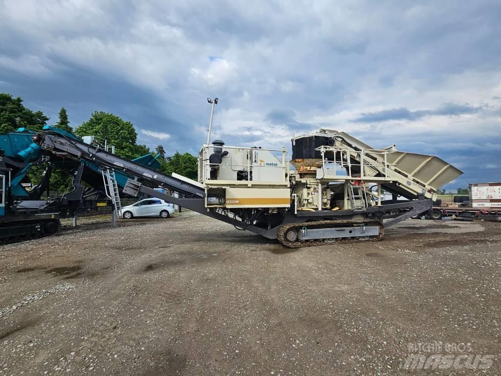 Metso LT 200 HP Мобільні дробарки