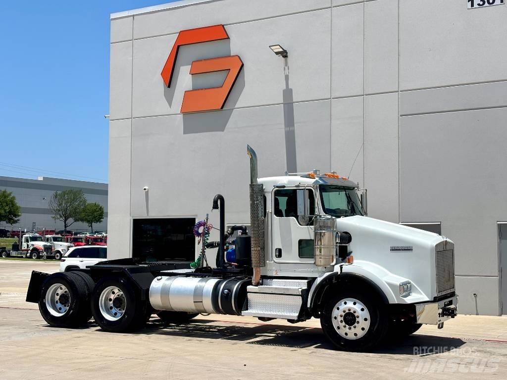 Kenworth T 800 Тягачі