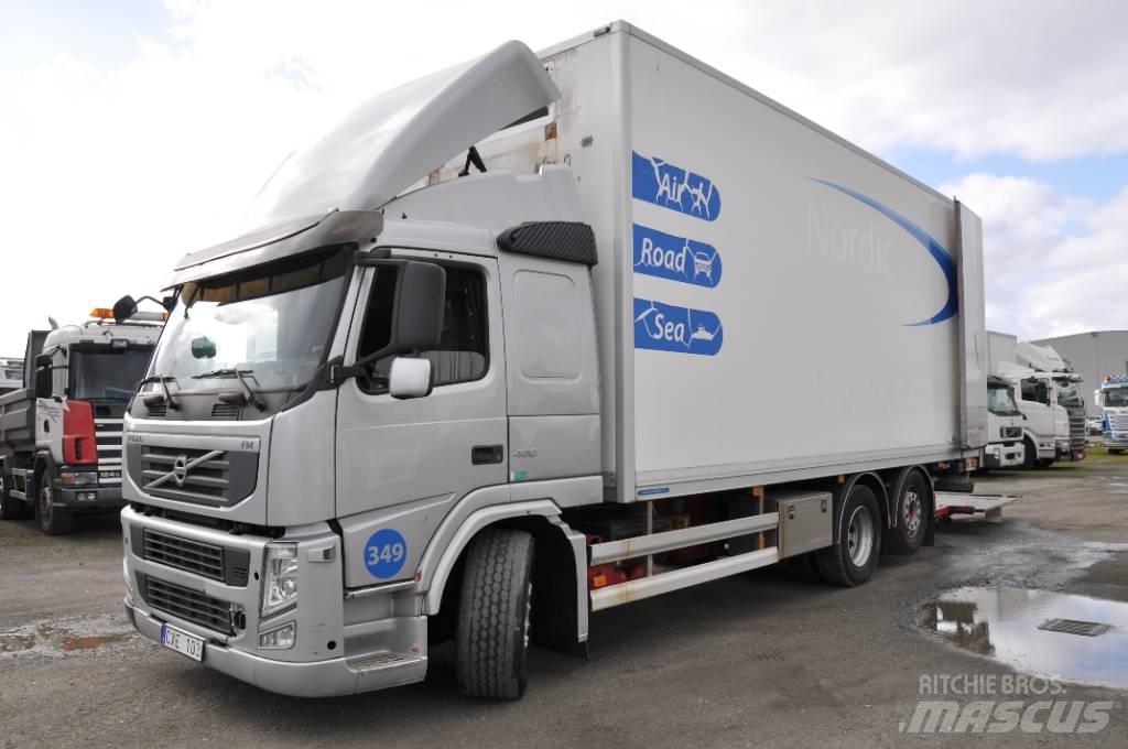 Volvo FM 6X2 Фургони