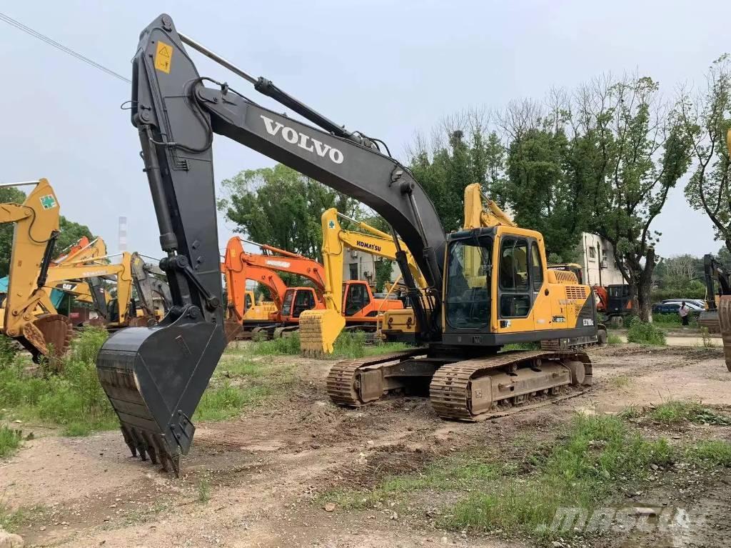 Volvo EC210D Гусеничні екскаватори