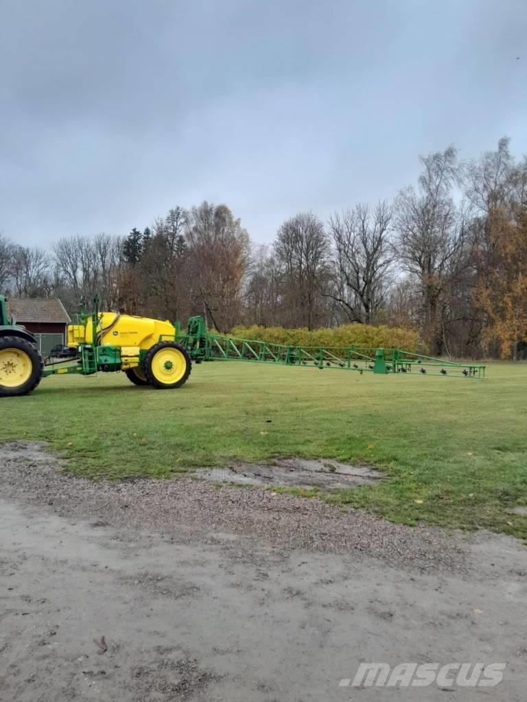 John Deere M 740 i Причіпні обприскувачі