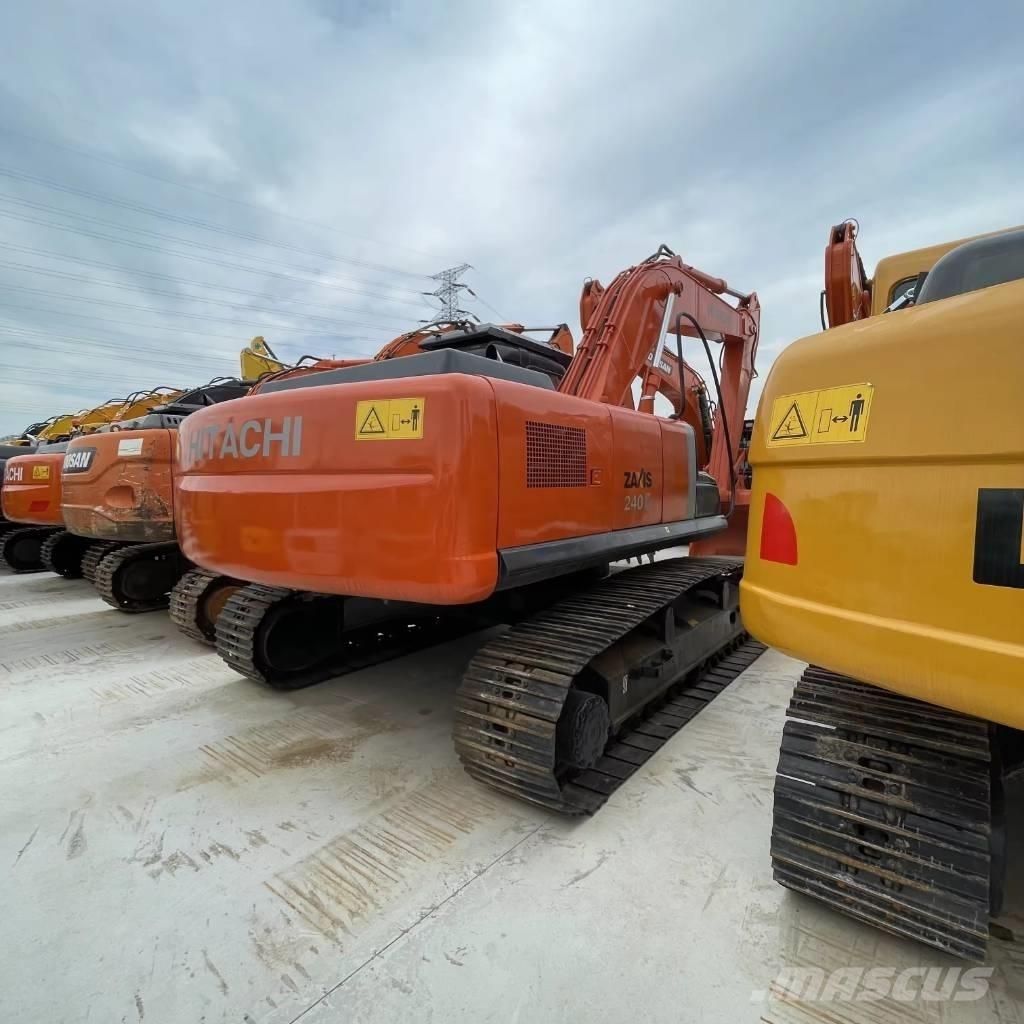 Hitachi ZX 240 Гусеничні екскаватори