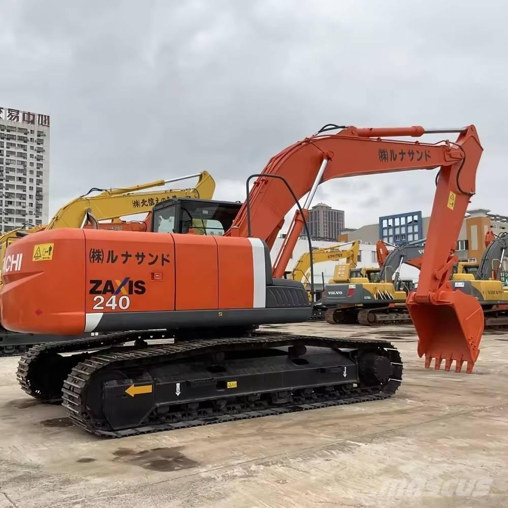 Hitachi ZX 240 Гусеничні екскаватори