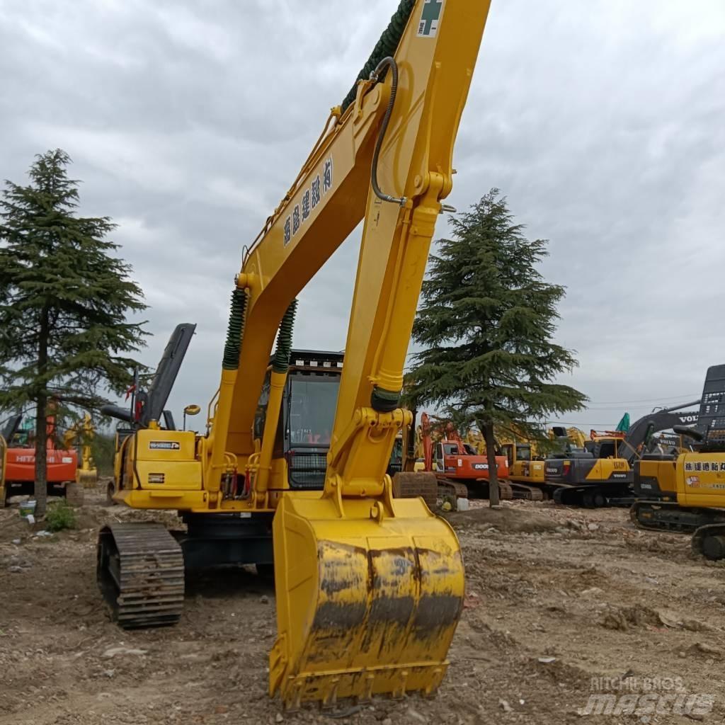 Komatsu PC 220-8 Гусеничні екскаватори