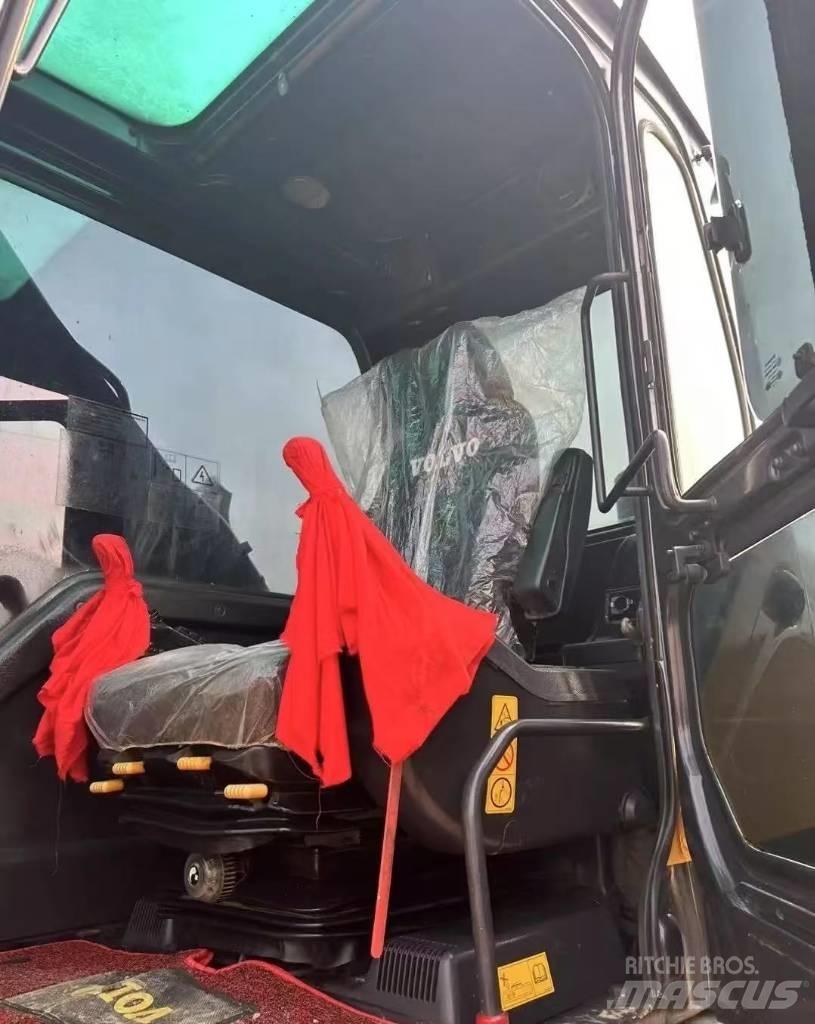 Volvo EC 240 Гусеничні екскаватори