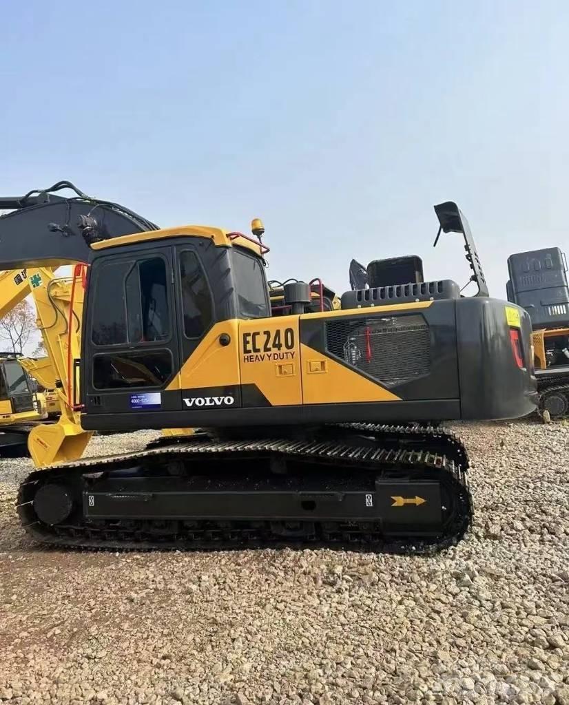 Volvo EC 240 Гусеничні екскаватори