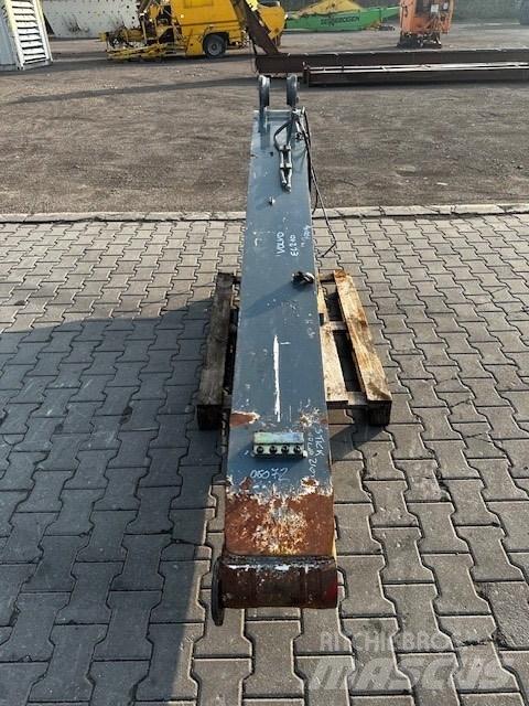 Volvo EC 210 ARM Бони і ковші