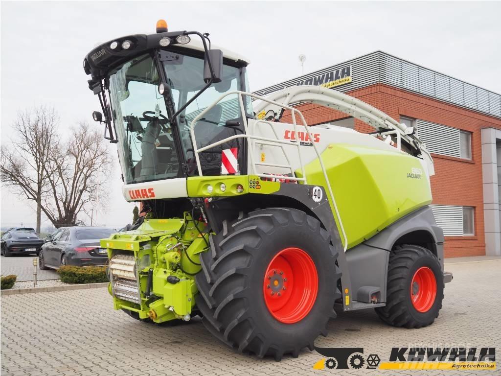 CLAAS Jaguar 860 4WD Кормозбиральні комбайни