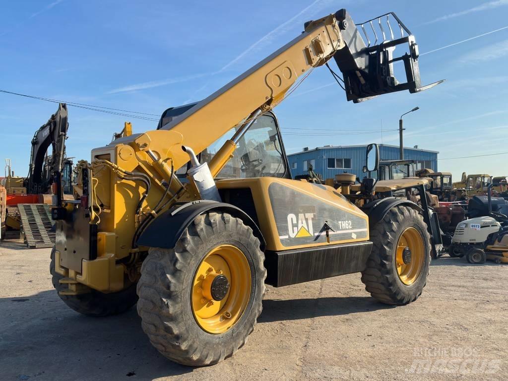 CAT TH 62 Телескопічний навантажувач