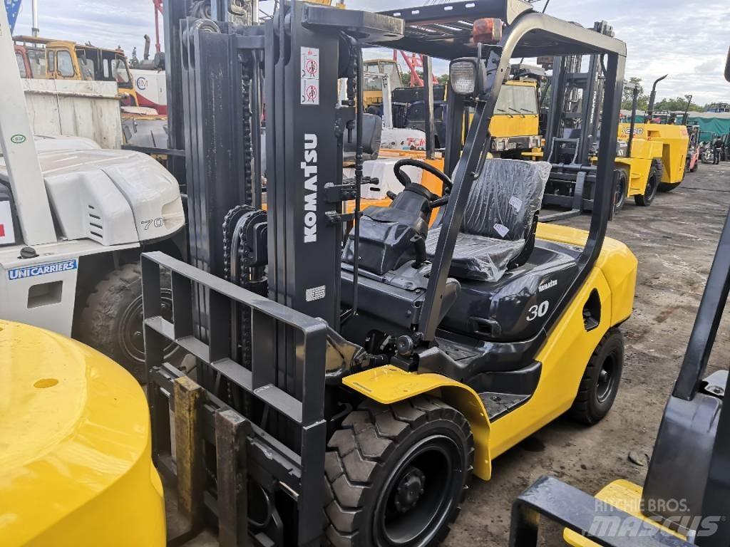 Komatsu 3 Дизельні навантажувачі